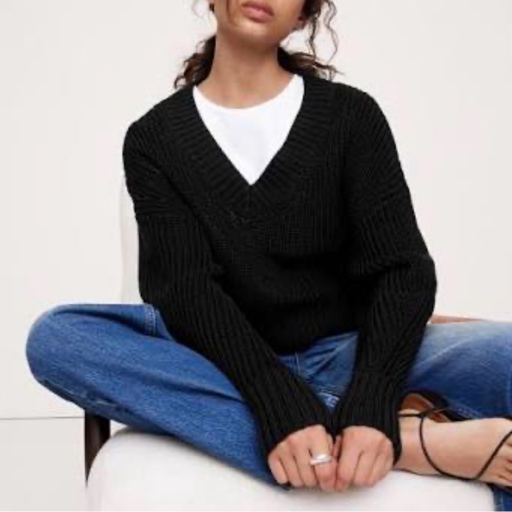 Banana Republic v neck sweater